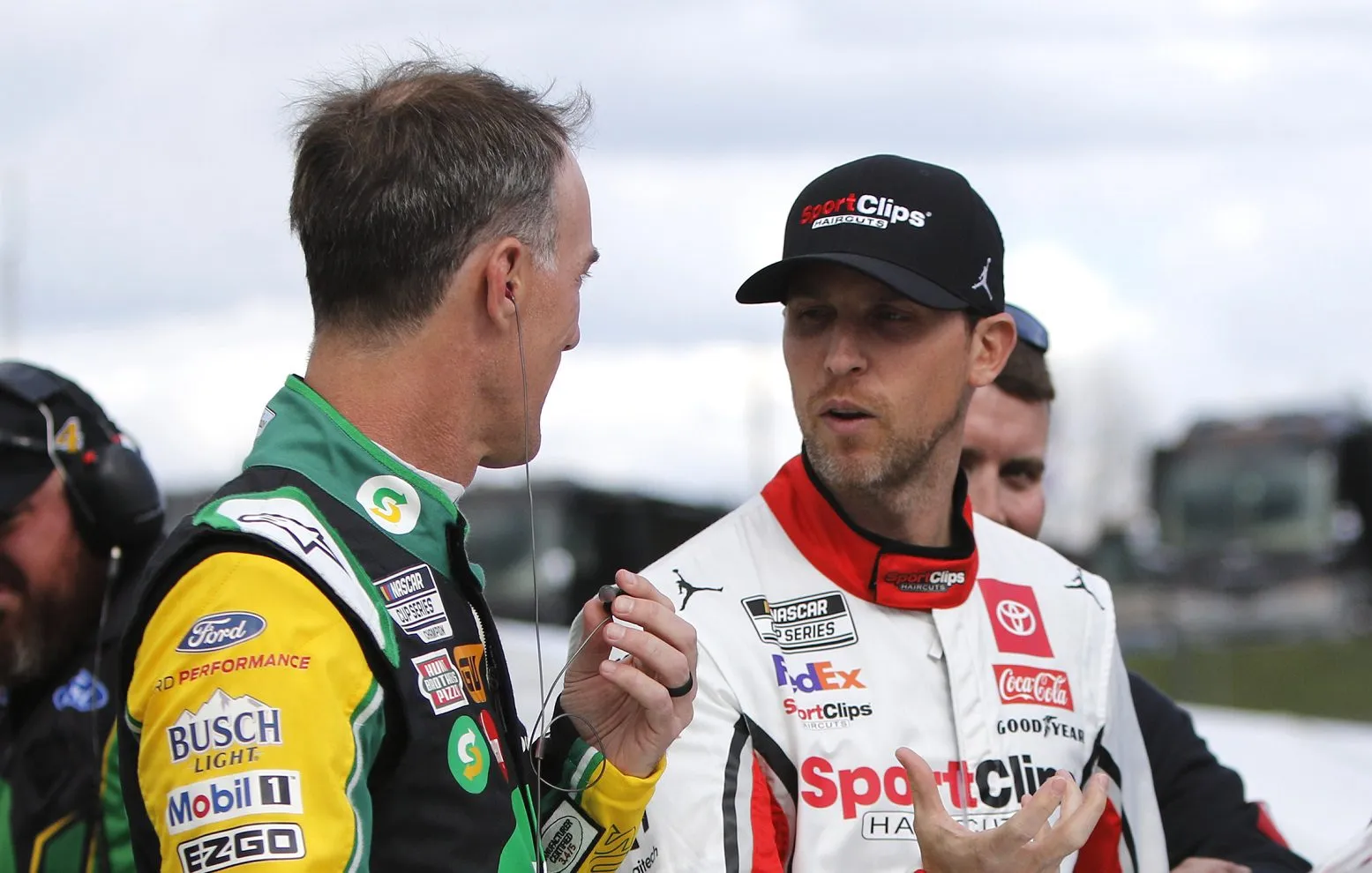 NASCAR REPORT: Kevin  Harvick addresses Joe Gibbs Racing announce another top key draver as martin Truex replacement today after martin finally declear his retirement